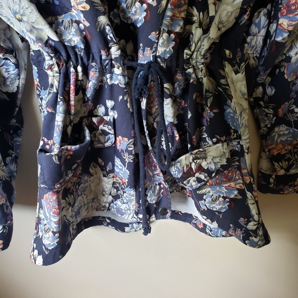 Margot Floral Jacket Size Medium - Picture 3 of 6